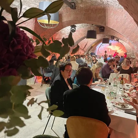 Apartahotel Le M. Musee Du Vin -